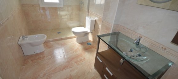 Villa de 4 dormitorios en Cabo Roig, Spain No. 450 7