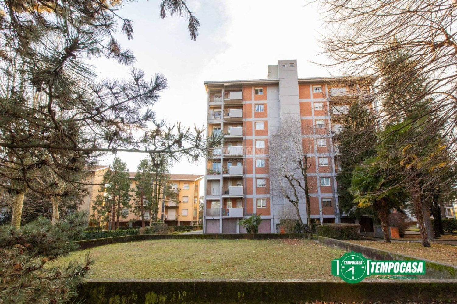 3 bedrooms Apartment in Busto Arsizio, Italy No. 238629