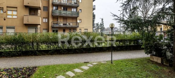 3 rooms Apartment in Milan, Italy No. 246426 2