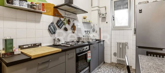 3 rooms Apartment in Milan, Italy No. 246426 3