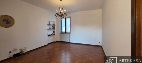 2 Schlafzimmer Villa in Galliate, Italy, Nr. 336220 4