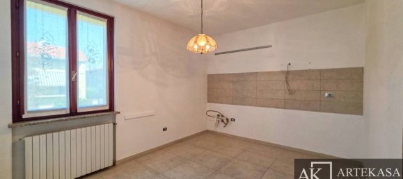 2 Schlafzimmer Villa in Galliate, Italy, Nr. 336220 13