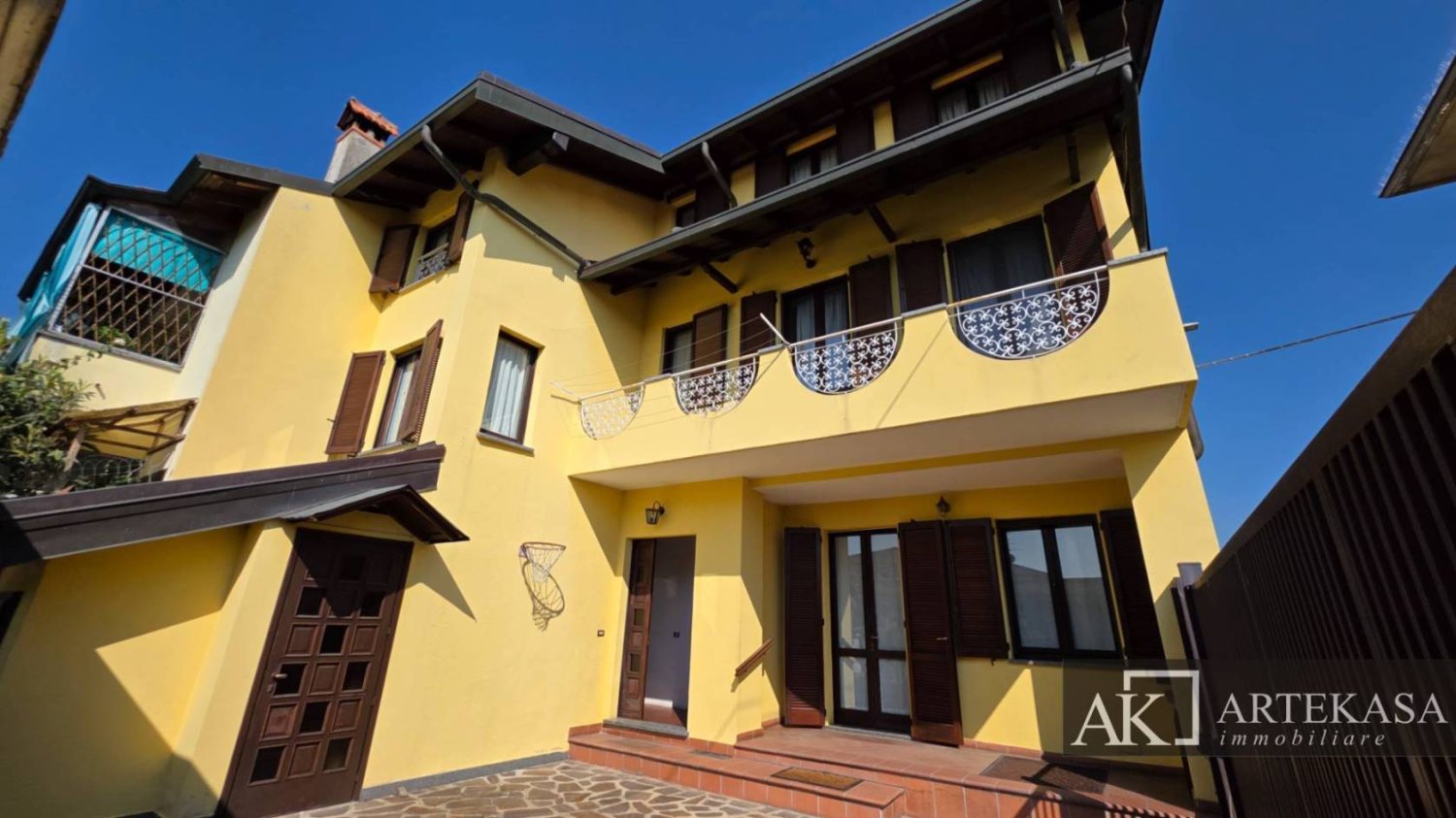 2 Schlafzimmer Villa in Galliate, Italy, Nr. 336220