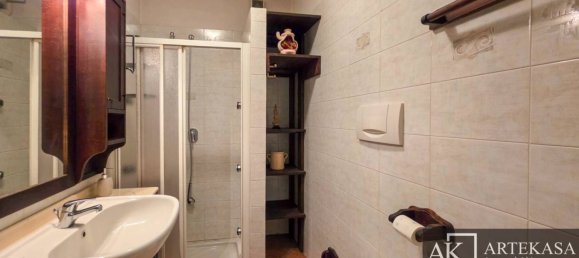 2 Schlafzimmer Villa in Galliate, Italy, Nr. 336220 21