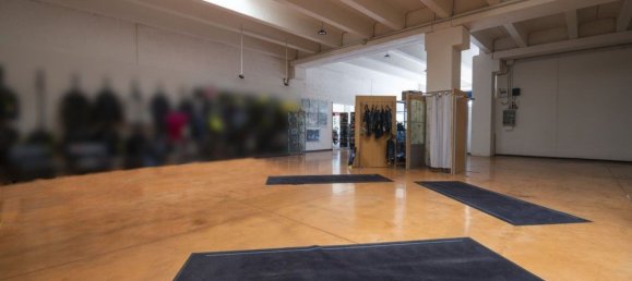 658m² Commercial property in Macerata, Italy No. 254668 2