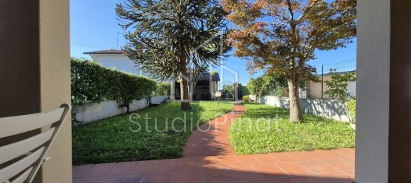 5 Schlafzimmer Villa in Udine, Italy, Nr. 364002 2