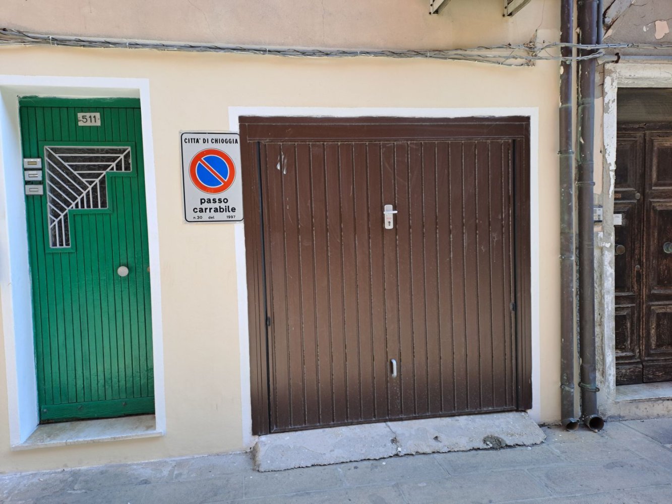  Garage in Chioggia, Italy No. 251227