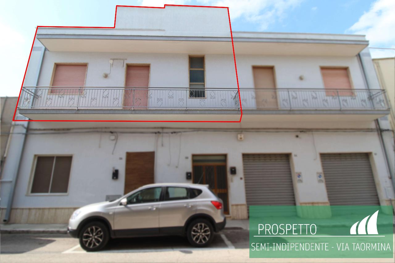 Casa de 3 habitaciónes en Mesagne, Italy No. 75479