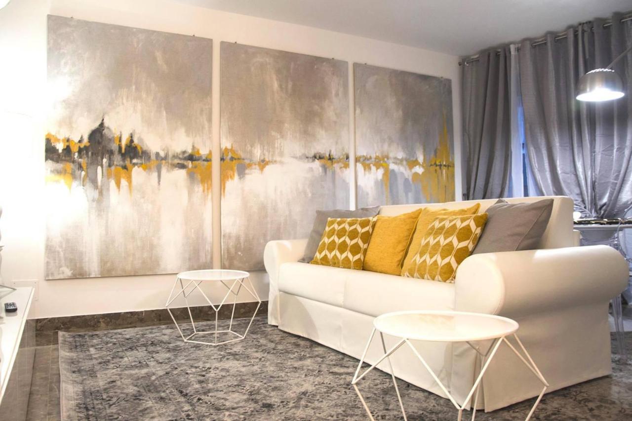 5 rooms Apartment in Venice, Italy No. 30858