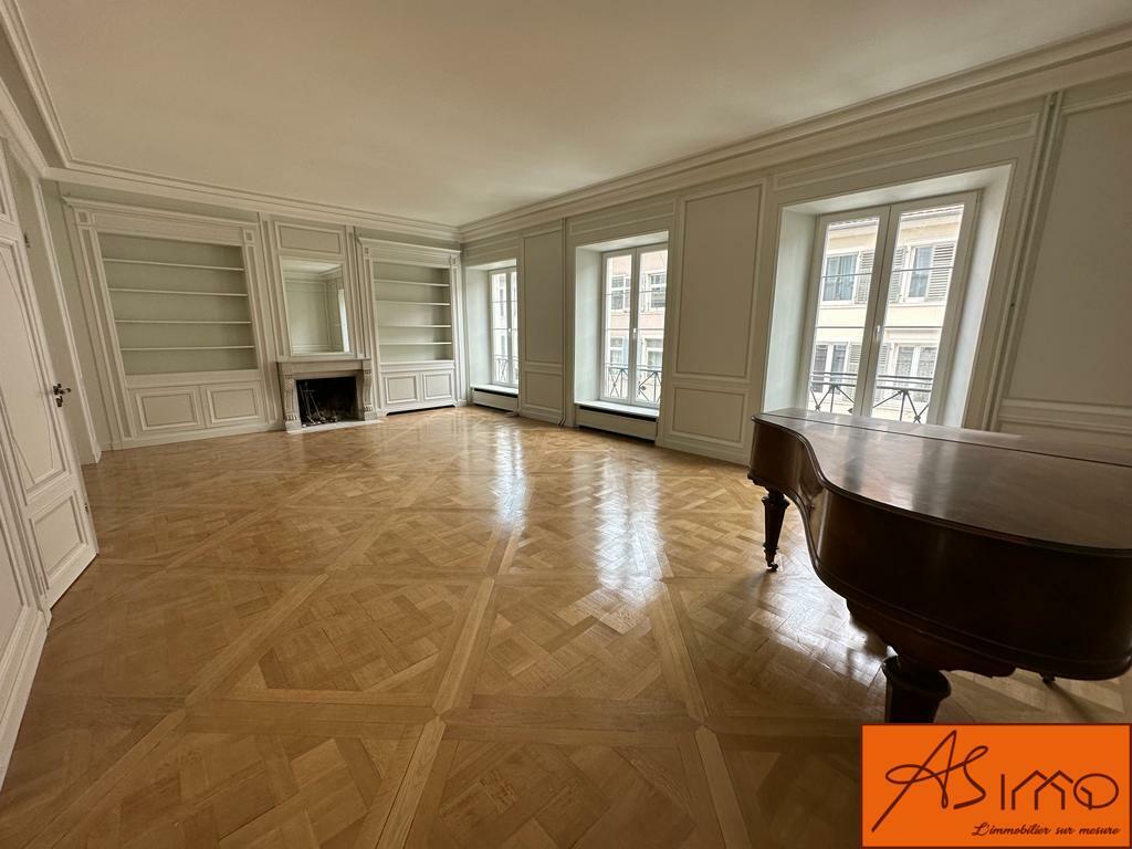 8 bedrooms House in Mulhouse, France No. 93748