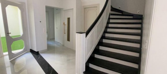 8 bedrooms House in Mulhouse, France No. 93748 2