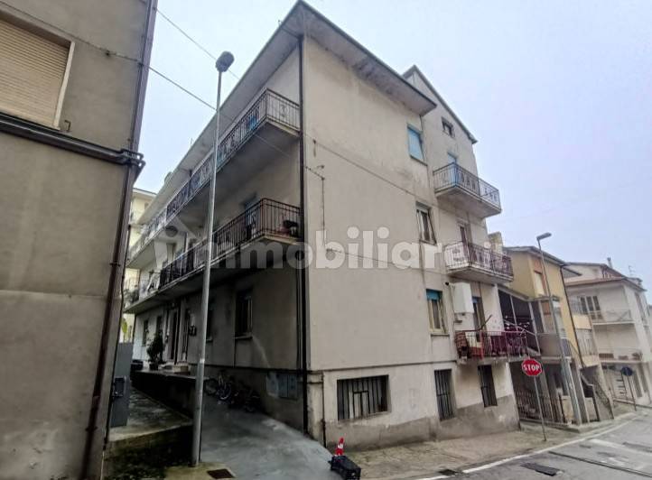 Apartamento de 6 dormitorios en Montegranaro, Italy No. 277065