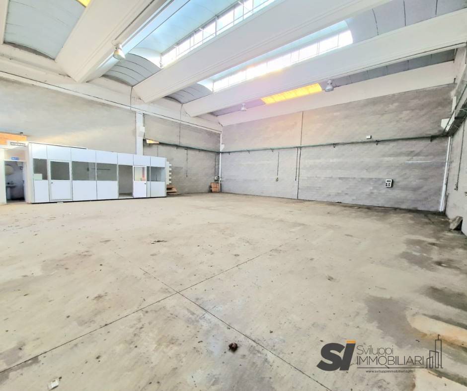 Lagerhaus in Trecate, Italy 390m², Nr. 115433