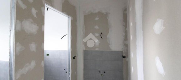 Bureau à Lallio, Italy 570m² No. 91543 25