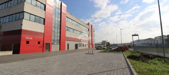 Bureau à Lallio, Italy 570m² No. 91543 20