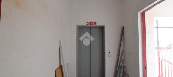 Bureau à Lallio, Italy 570m² No. 91543 14