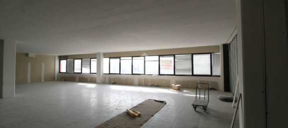 Bureau à Lallio, Italy 570m² No. 91543 23