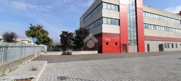 Bureau à Lallio, Italy 570m² No. 91543 10