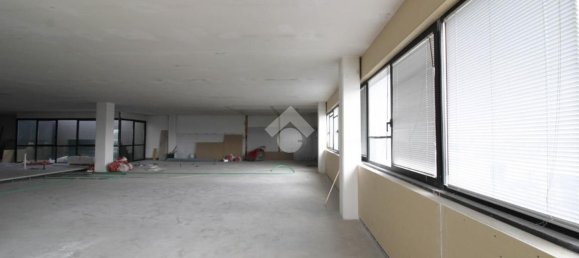 Bureau à Lallio, Italy 570m² No. 91543 2