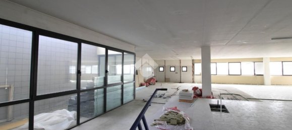 Bureau à Lallio, Italy 570m² No. 91543 6