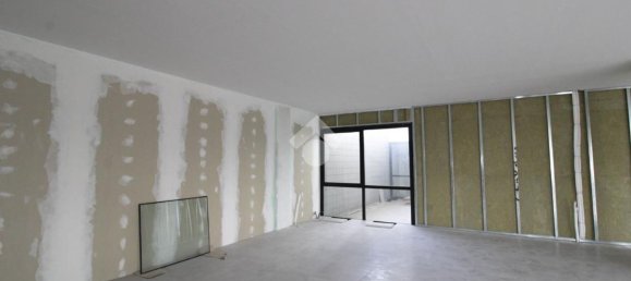 Bureau à Lallio, Italy 570m² No. 91543 5