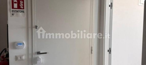 300m² Warehouse in Bari, Italy No. 363325 3