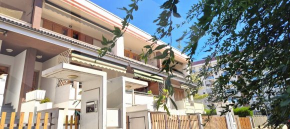 7 rooms House in Pescara, Italy No. 29379 5