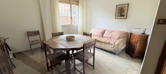 4 rooms Apartment in Bologna, Italy No. 20640 3
