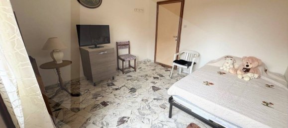4 rooms Apartment in Bologna, Italy No. 20640 12
