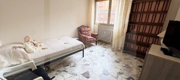 4 rooms Apartment in Bologna, Italy No. 20640 10