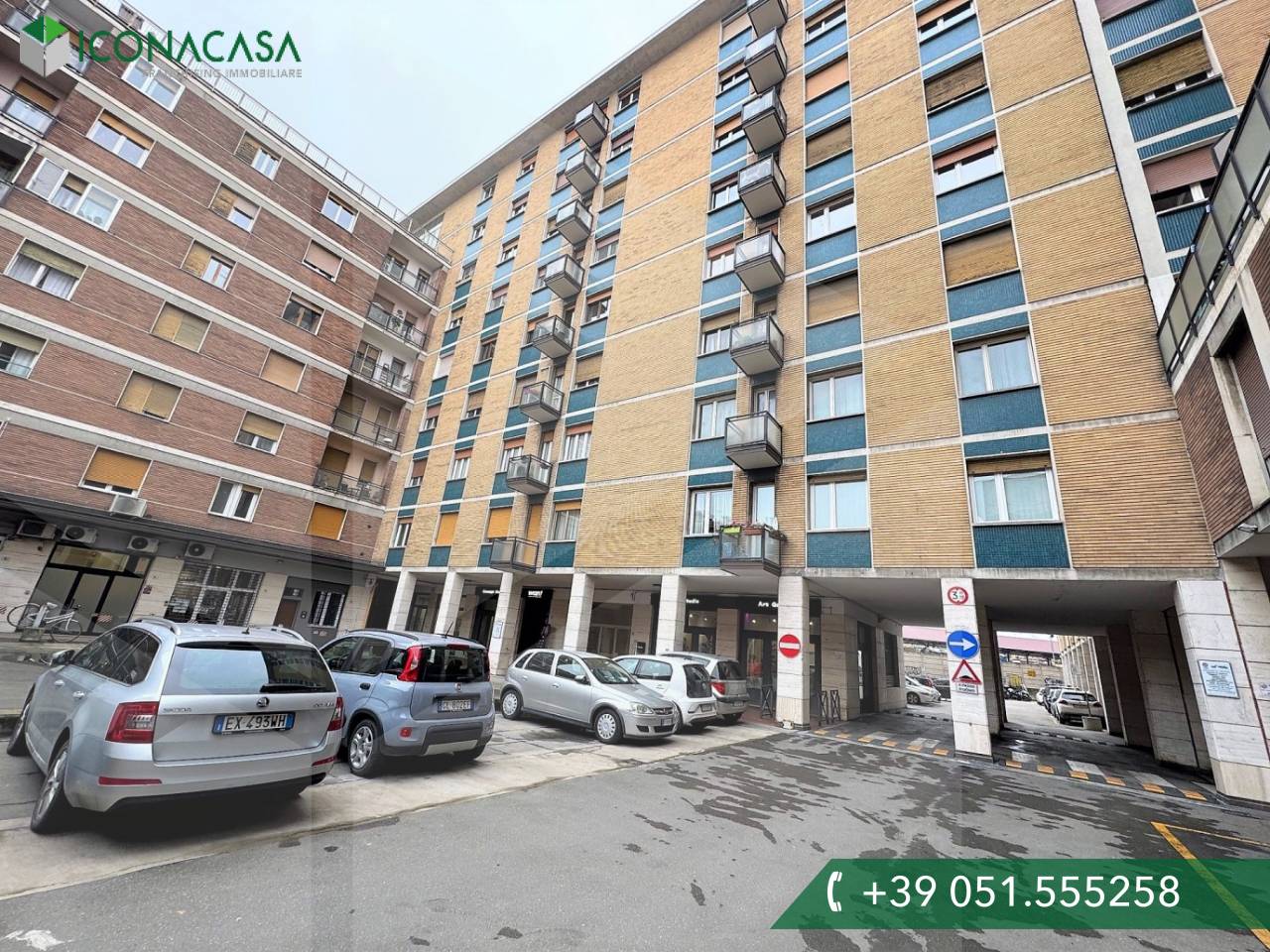 4 rooms Apartment in Bologna, Italy No. 20640