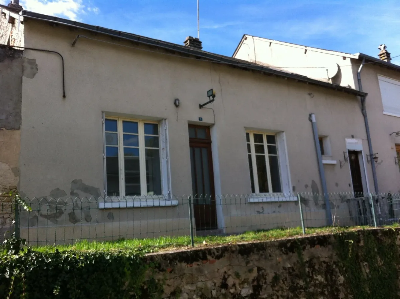 2 Schlafzimmer Haus in Saint-Genou, France, Nr. 321865