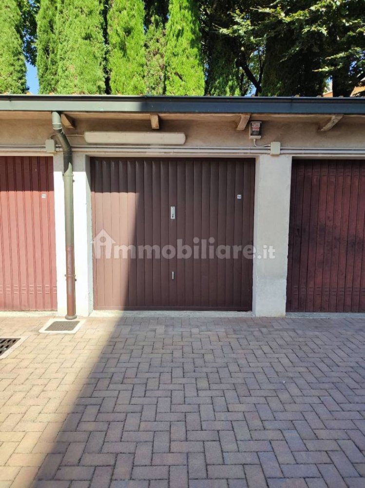  مرآب في Treviglio, Italy 11متر مربع رقم 283345