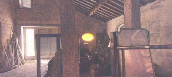 136m² Commercial property in Prato, Italy No. 338741 2