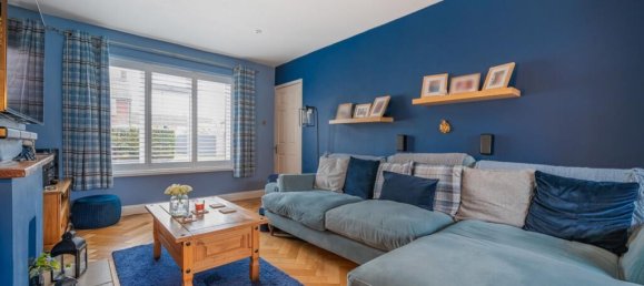 3 bedrooms House in Camberley, United Kingdom No. 13797 3