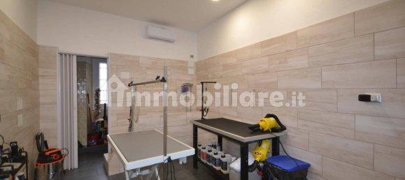 2-salle Propriété commerciale à Genoa, Italy No. 210236 5