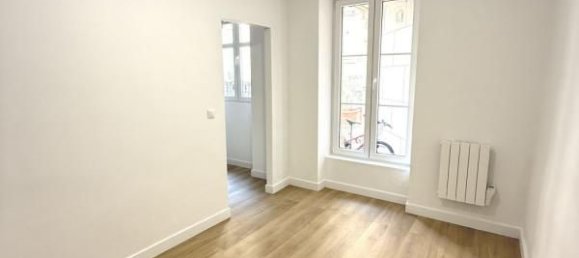 1 bedroom Apartment in Aubervilliers, France No. 330413 4