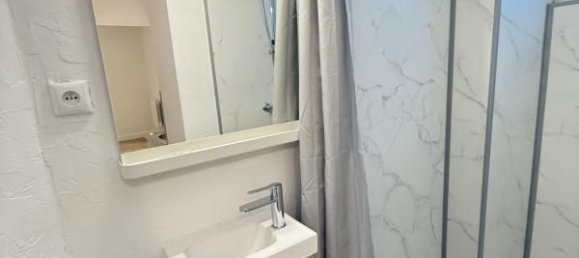 1 bedroom Apartment in Aubervilliers, France No. 330413 9