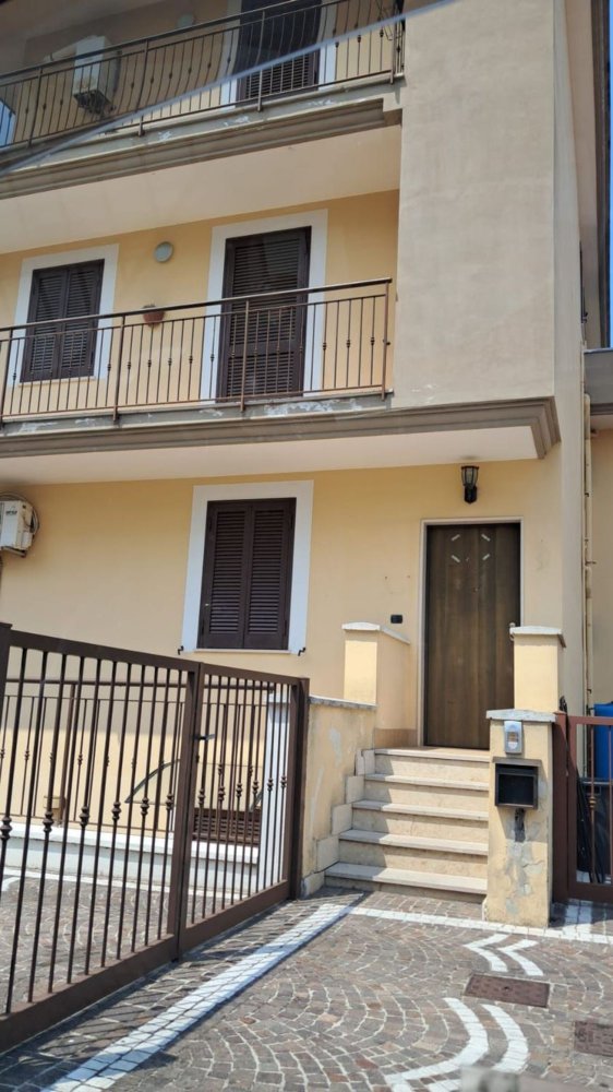 4 bedrooms House in Nola, Italy No. 381351