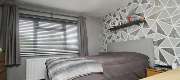 2 bedrooms House in Surrey, United Kingdom No. 8579 4