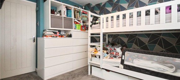 2 bedrooms House in Surrey, United Kingdom No. 8579 8