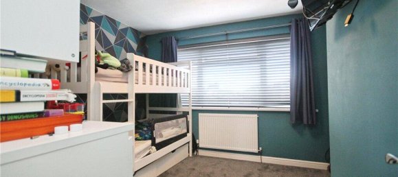 2 bedrooms House in Surrey, United Kingdom No. 8579 17