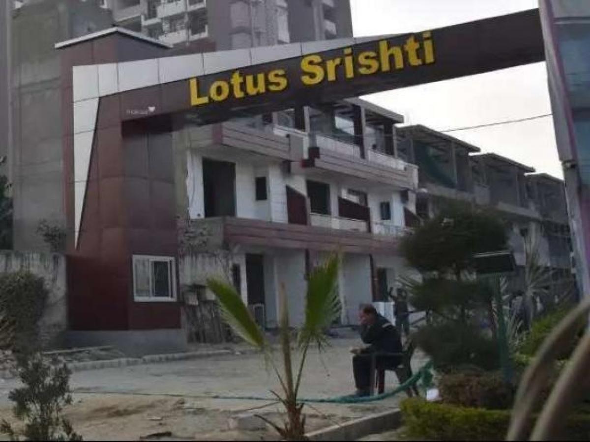 2 bedrooms House in Ghaziabad, India No. 28683