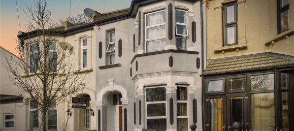 4 bedrooms House in East Ham, United Kingdom No. 11403 37