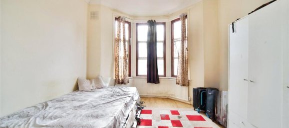 4 bedrooms House in East Ham, United Kingdom No. 11403 20