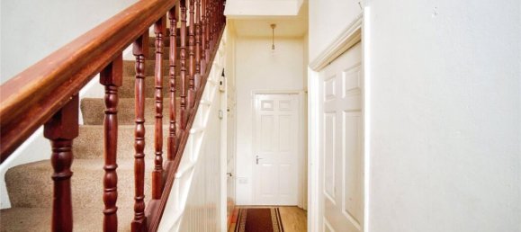 4 bedrooms House in East Ham, United Kingdom No. 11403 14