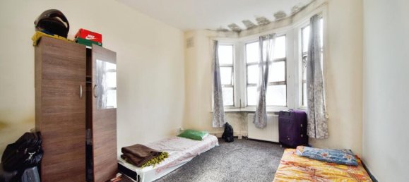 4 bedrooms House in East Ham, United Kingdom No. 11403 21