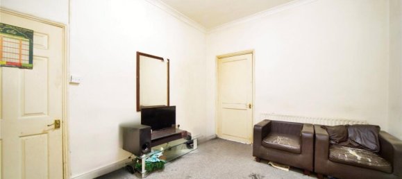 4 bedrooms House in East Ham, United Kingdom No. 11403 26