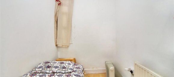 4 bedrooms House in East Ham, United Kingdom No. 11403 12