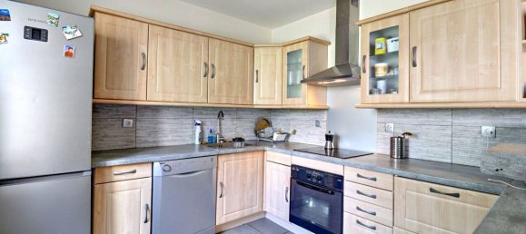 3 bedrooms House in Carrieres-sous-Poissy, France No. 184552 6